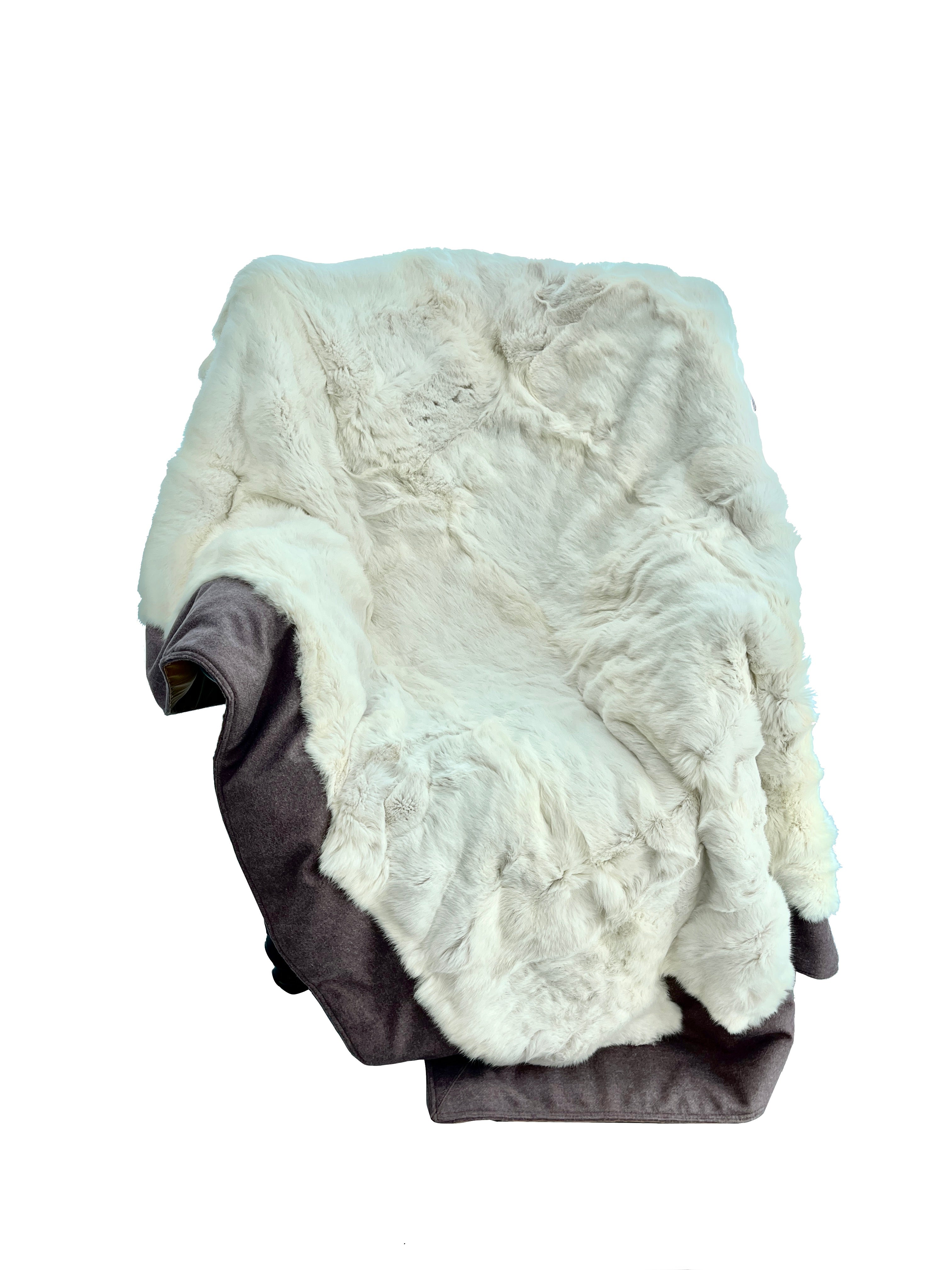 Natural ivory Coney throw with taupe lavender underlay 180x160