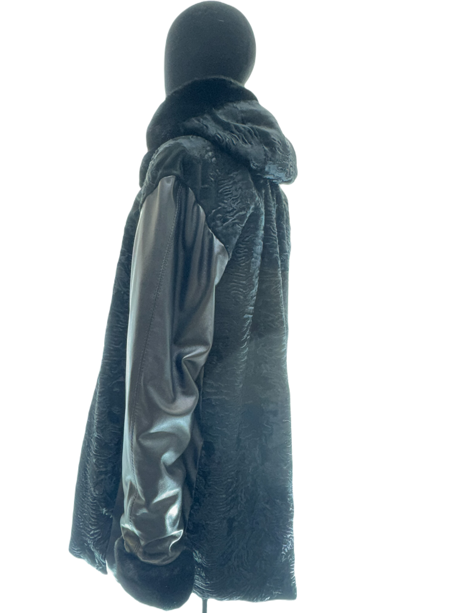 Black swakara reversible with face fabric
