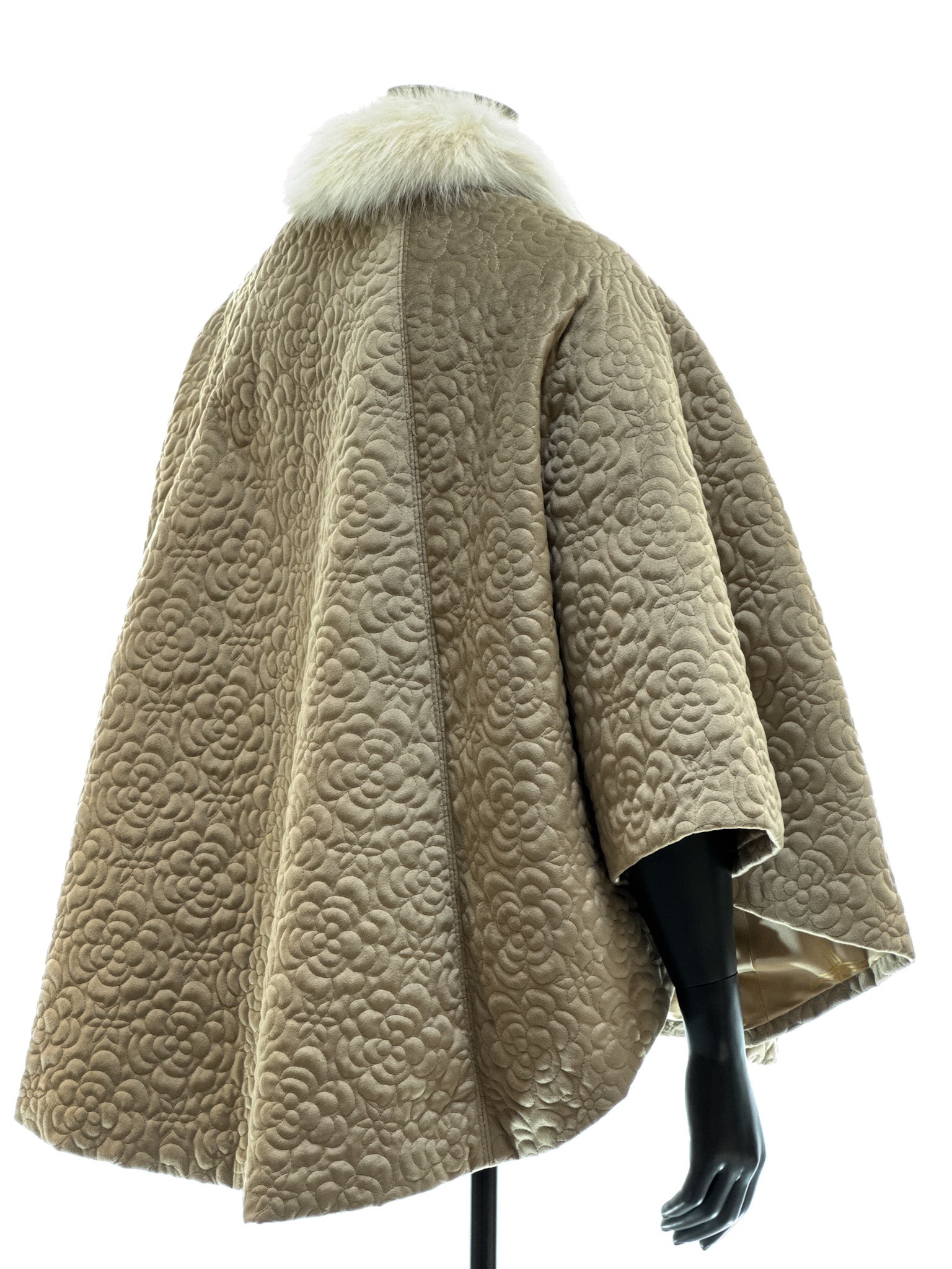 Twiggy-style quilted fawn fabric poncho with light fawn fox fur trim