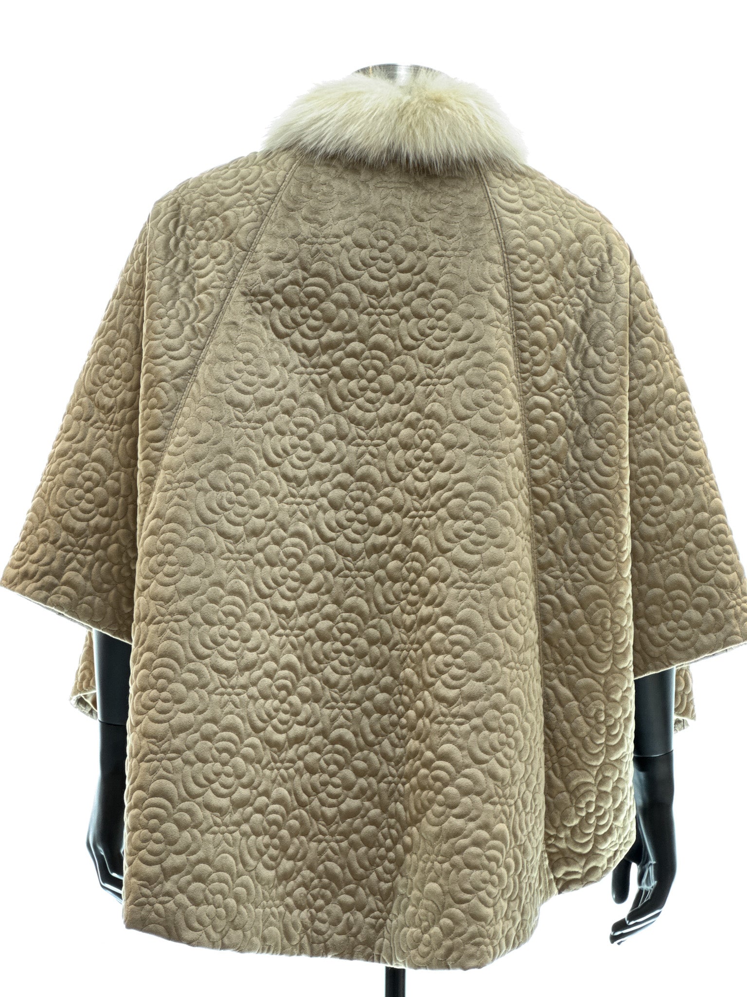 Twiggy-style quilted fawn fabric poncho with light fawn fox fur trim