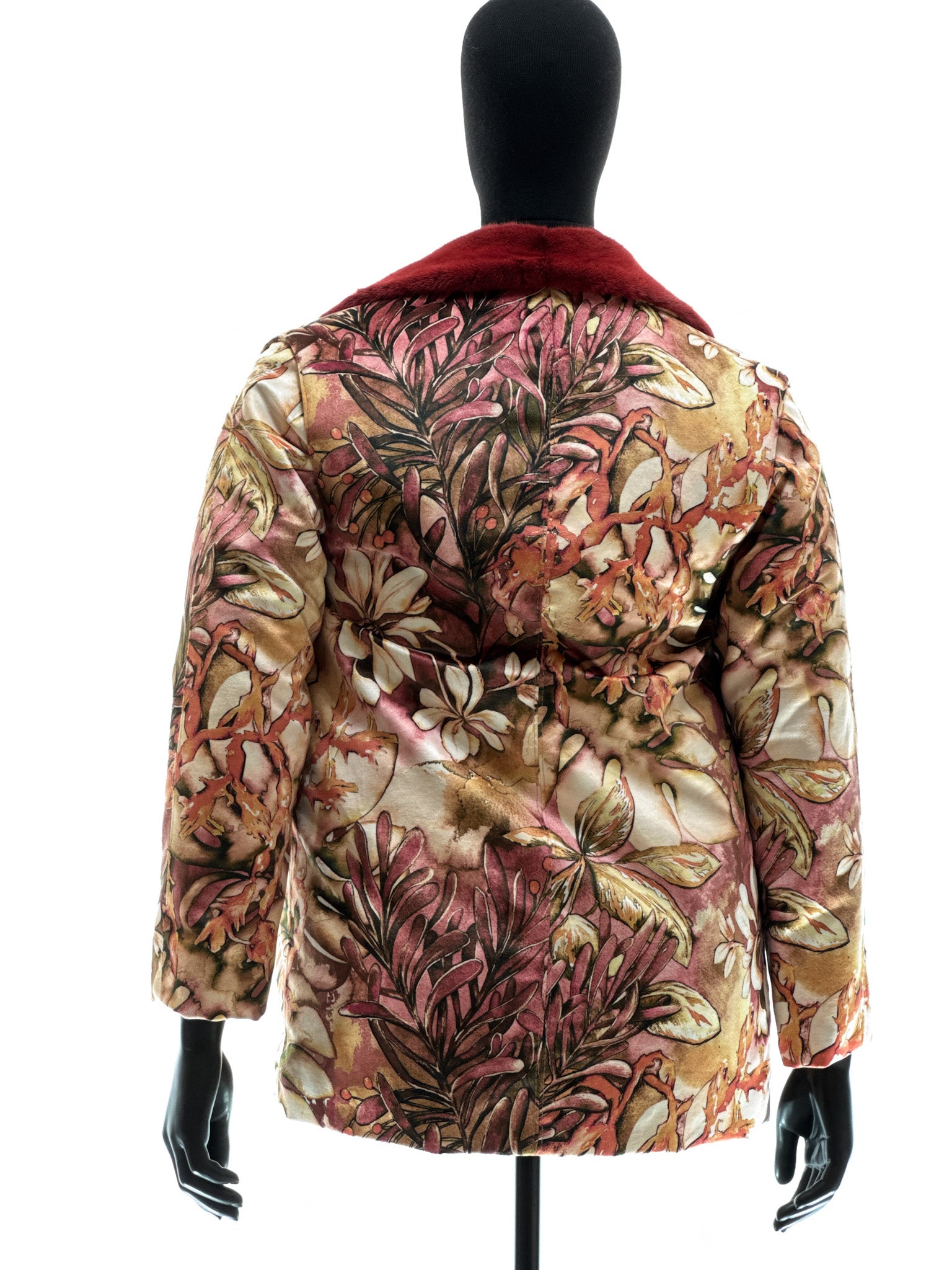 Fabric secret garden with red mink collar