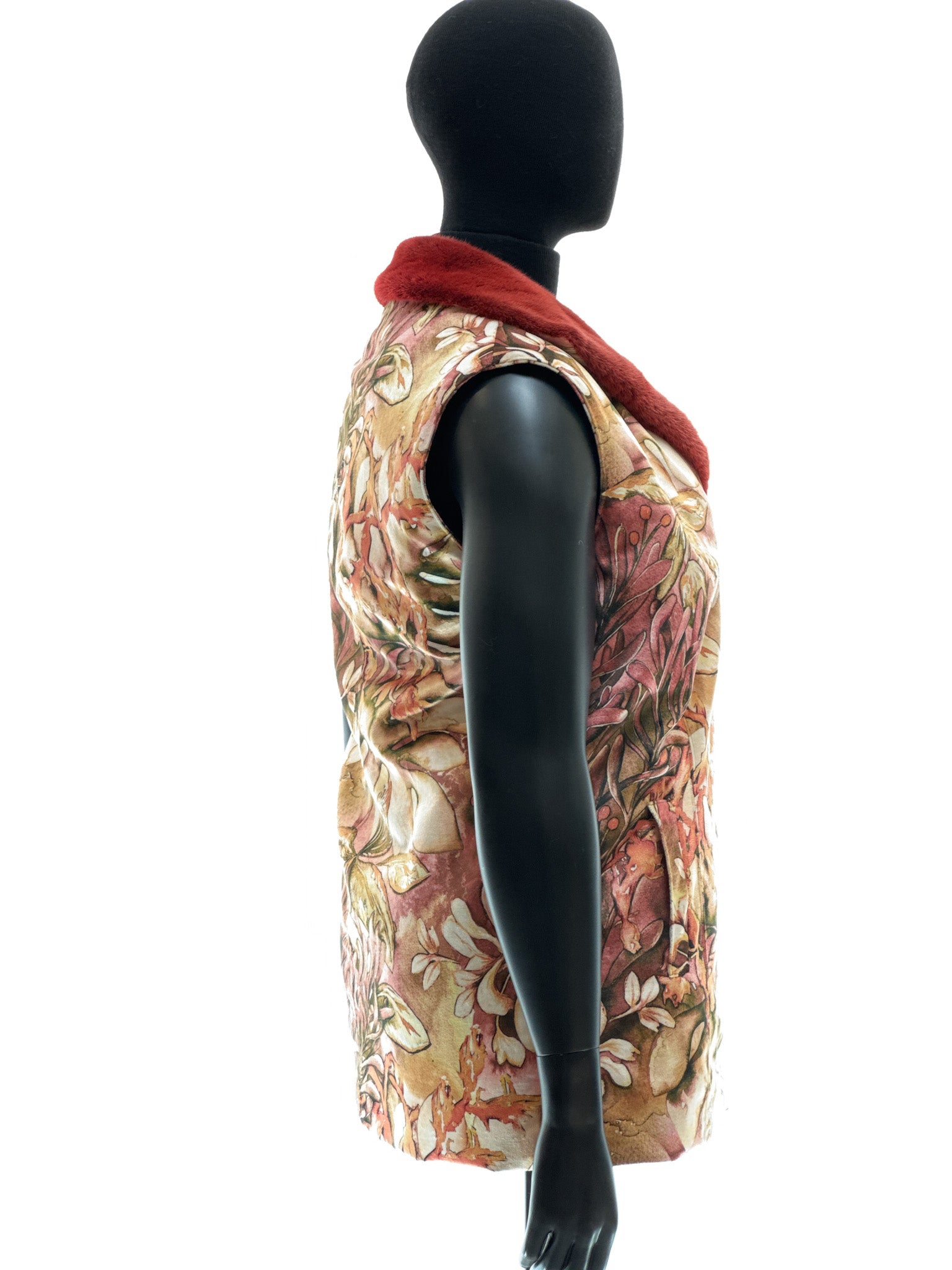 Fabric secret garden with red mink collar