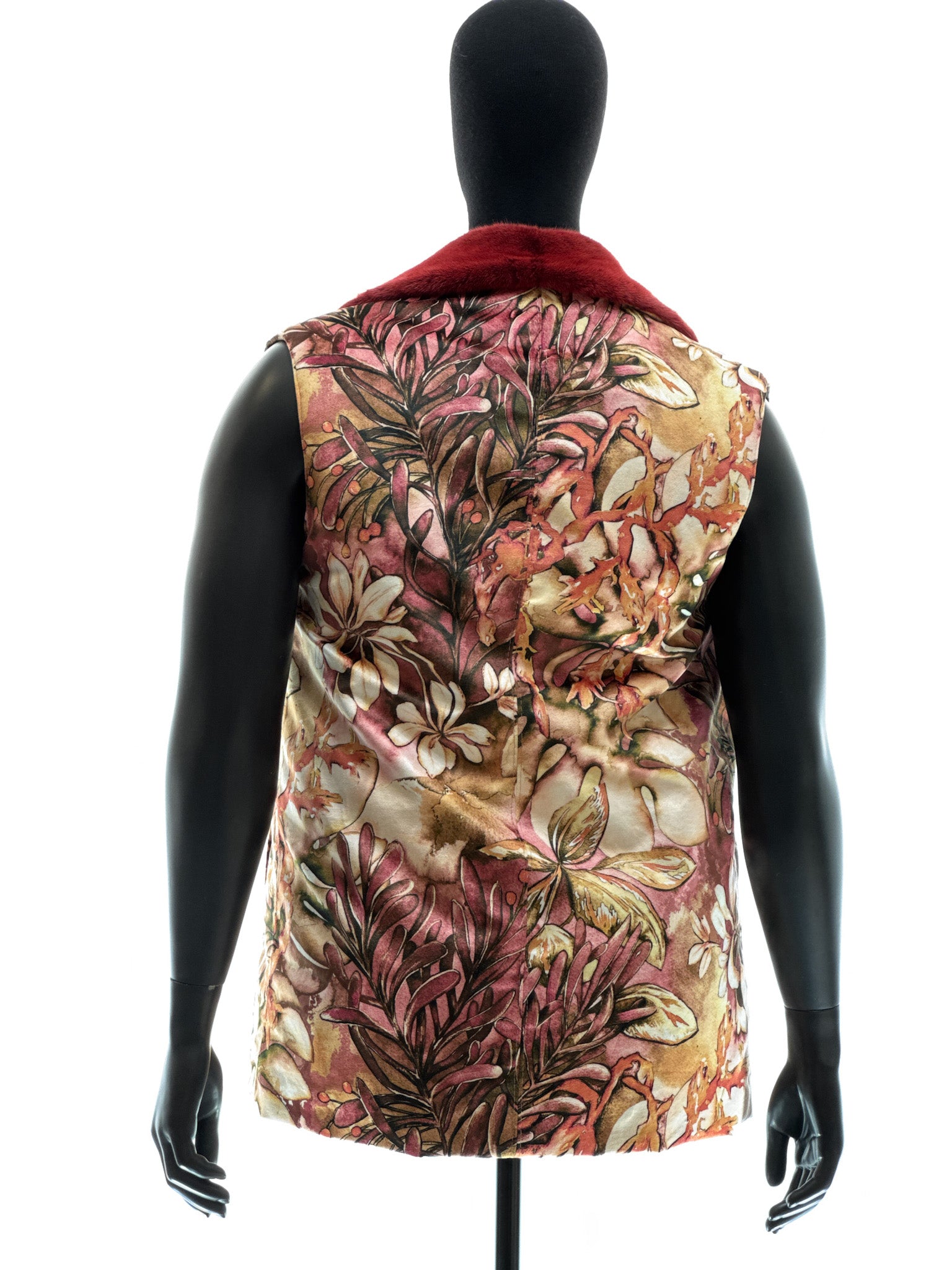 Fabric secret garden with red mink collar
