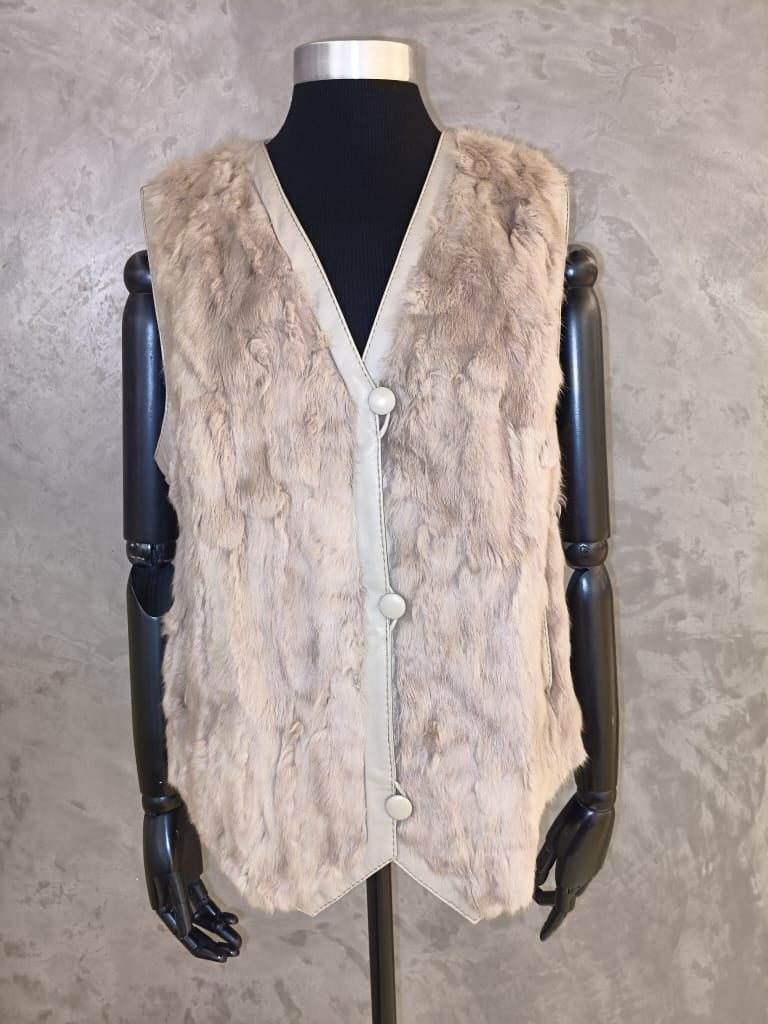 #14193.2 Light Taupe Canadian Squirrel Giles Fur Front & Back with Leather Inserts Underarm