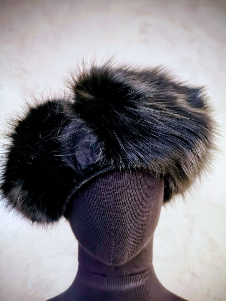# 13982.1 Black Dyed Fox Piece "Scottish Style" Hat with Fabric Inserts