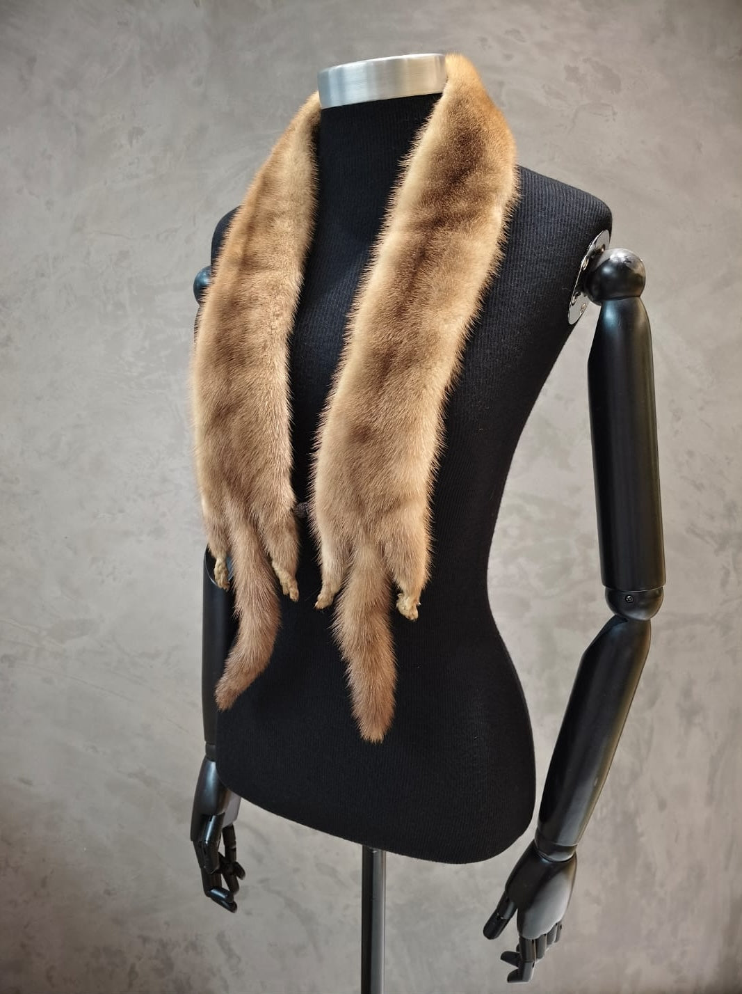 CPT 18287 Pastel Mink 2 Skin Collier.