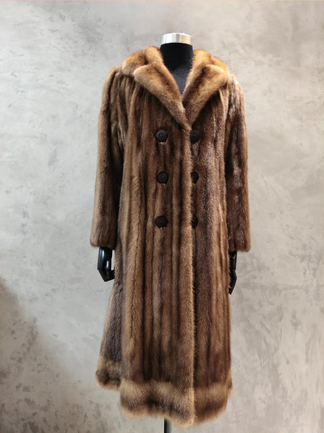 # 14379.1 Wild Mink Coat With Notch Collar & Horizontal Worked Hem Line