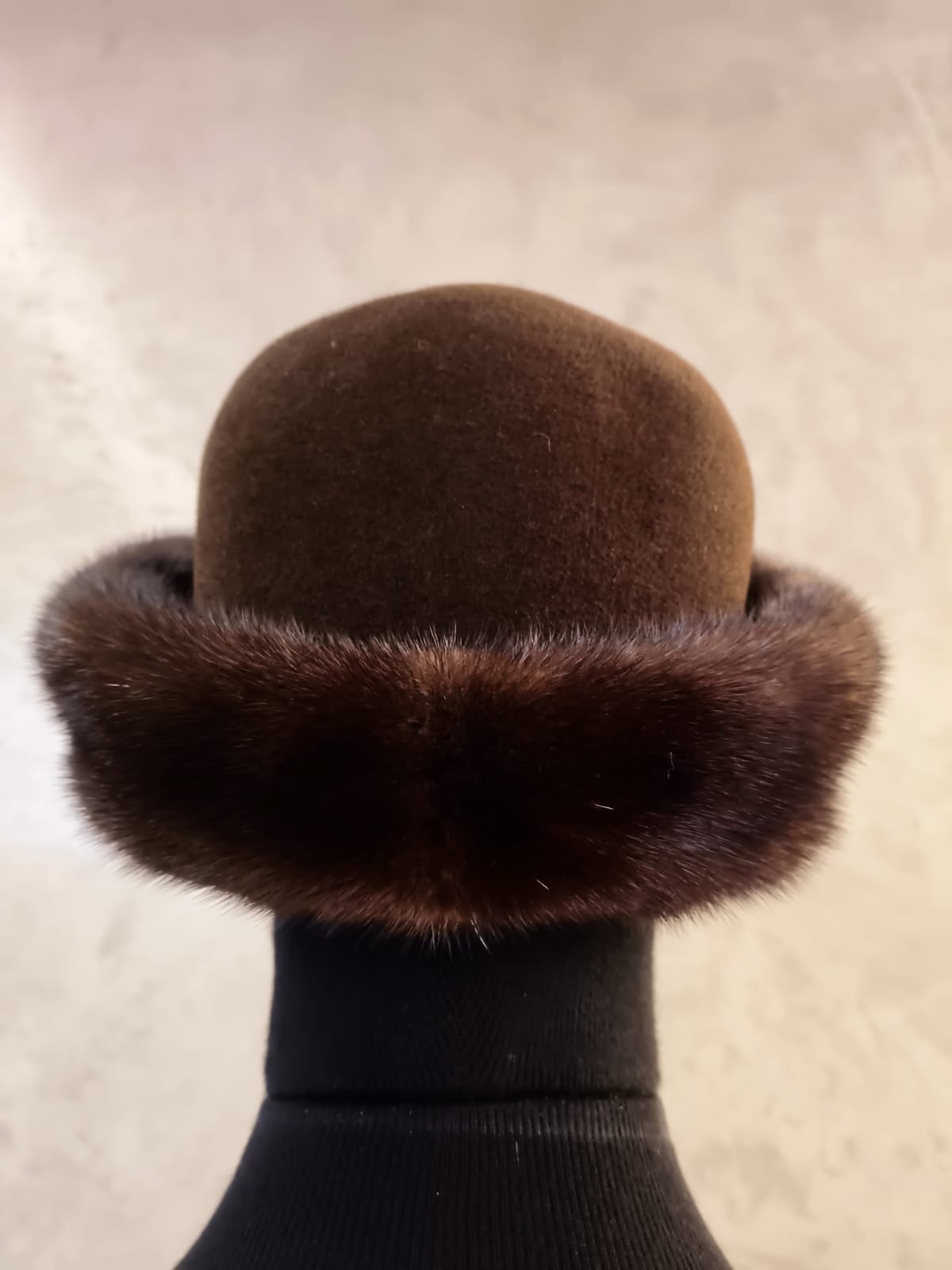 # 14256.1 Brown Velt With Ranch Mink Brim Hat