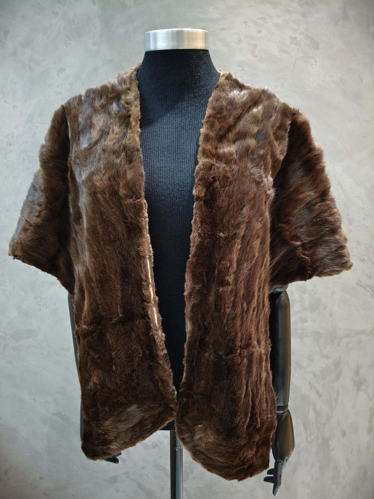 # 14251.1 Brown Canadian Squirrel Stole