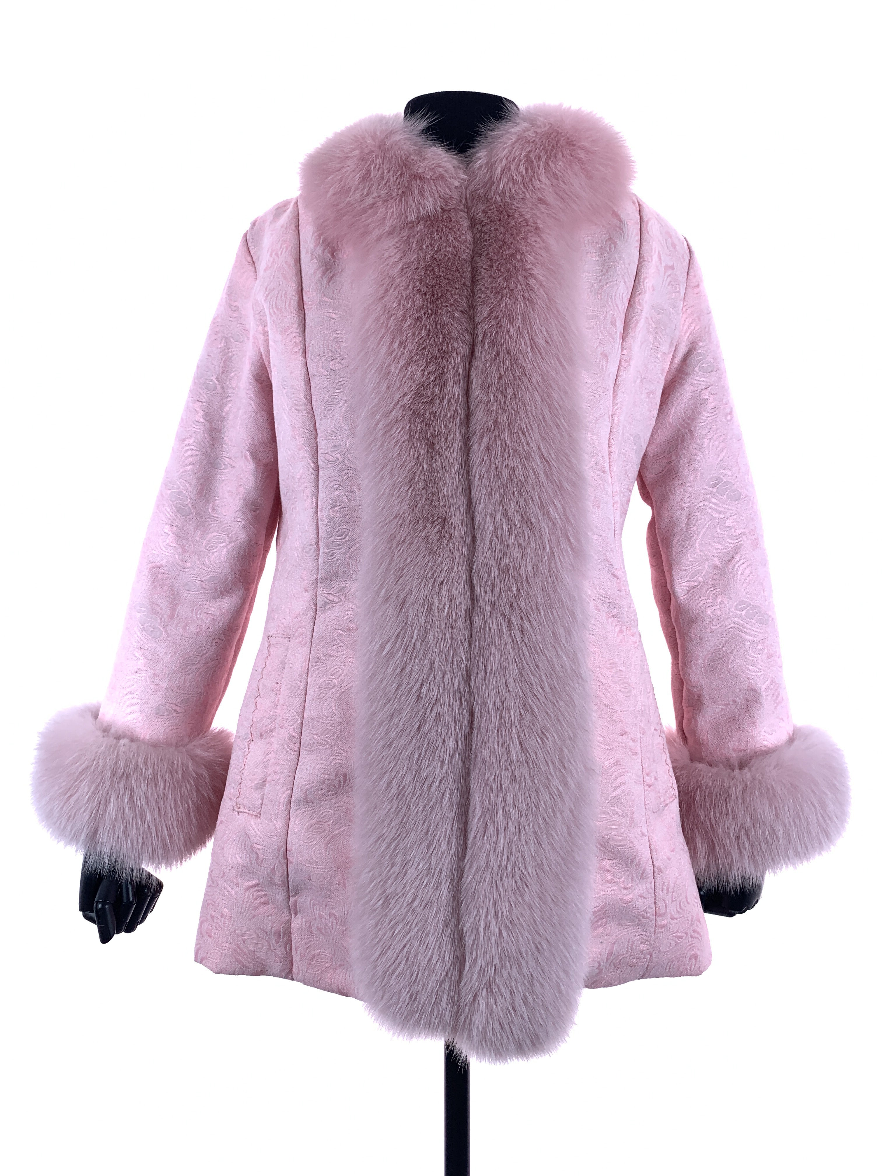 Pink-ascent-cloth-00001.jpg