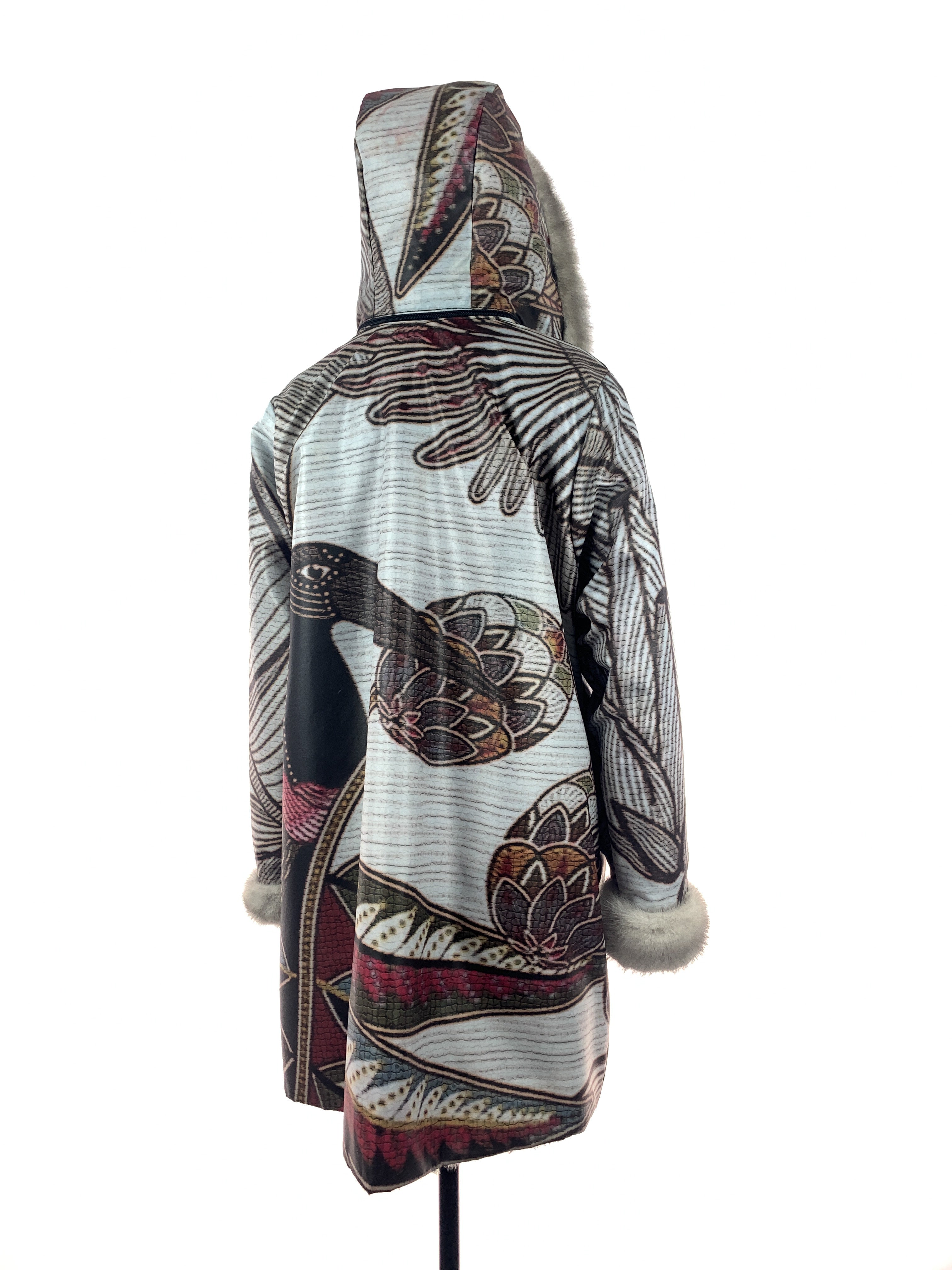 Snowboard-jacket-side-two-hood-up-00060.jpg