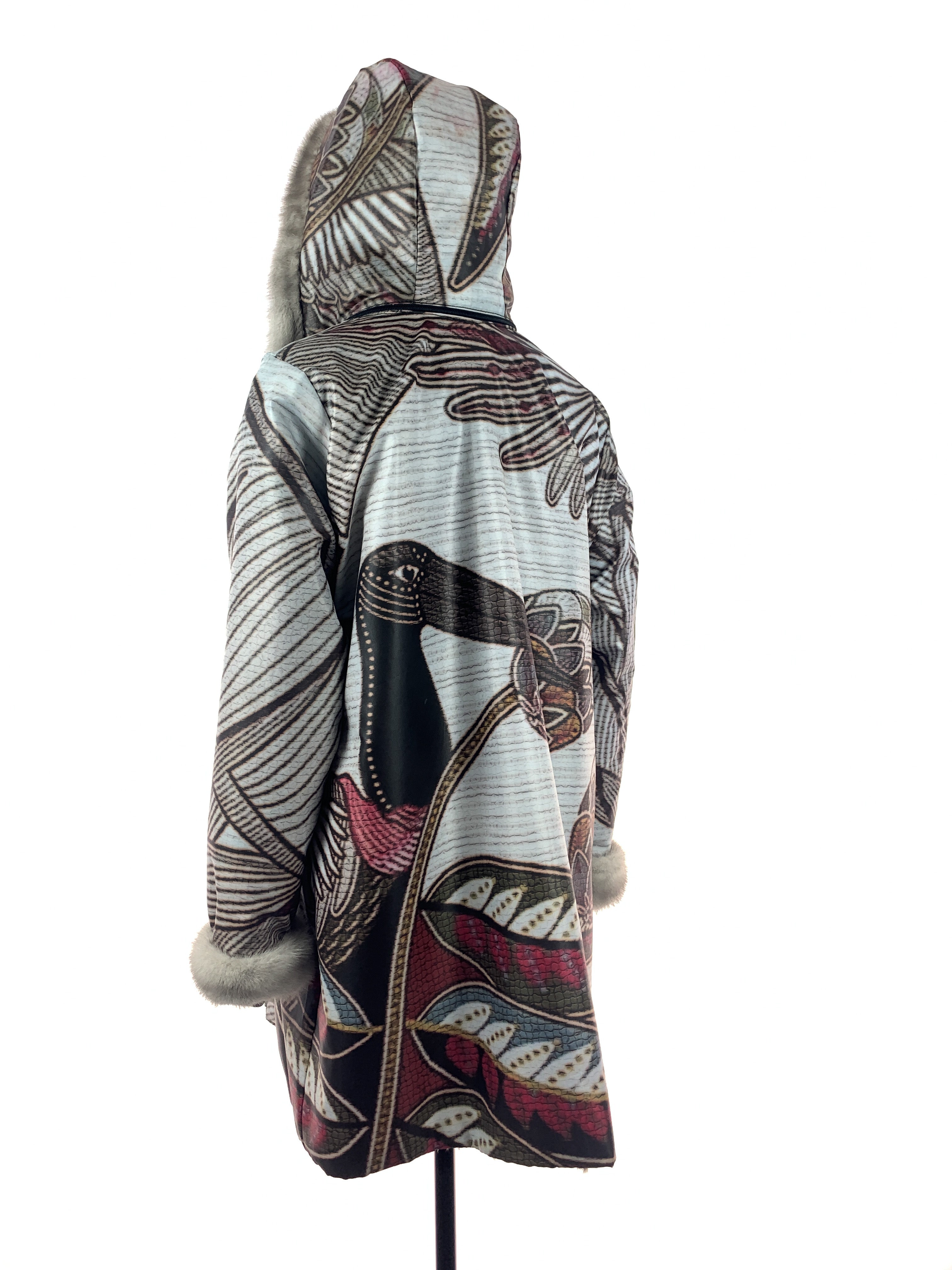 Snowboard-jacket-side-two-hood-up-00080.jpg