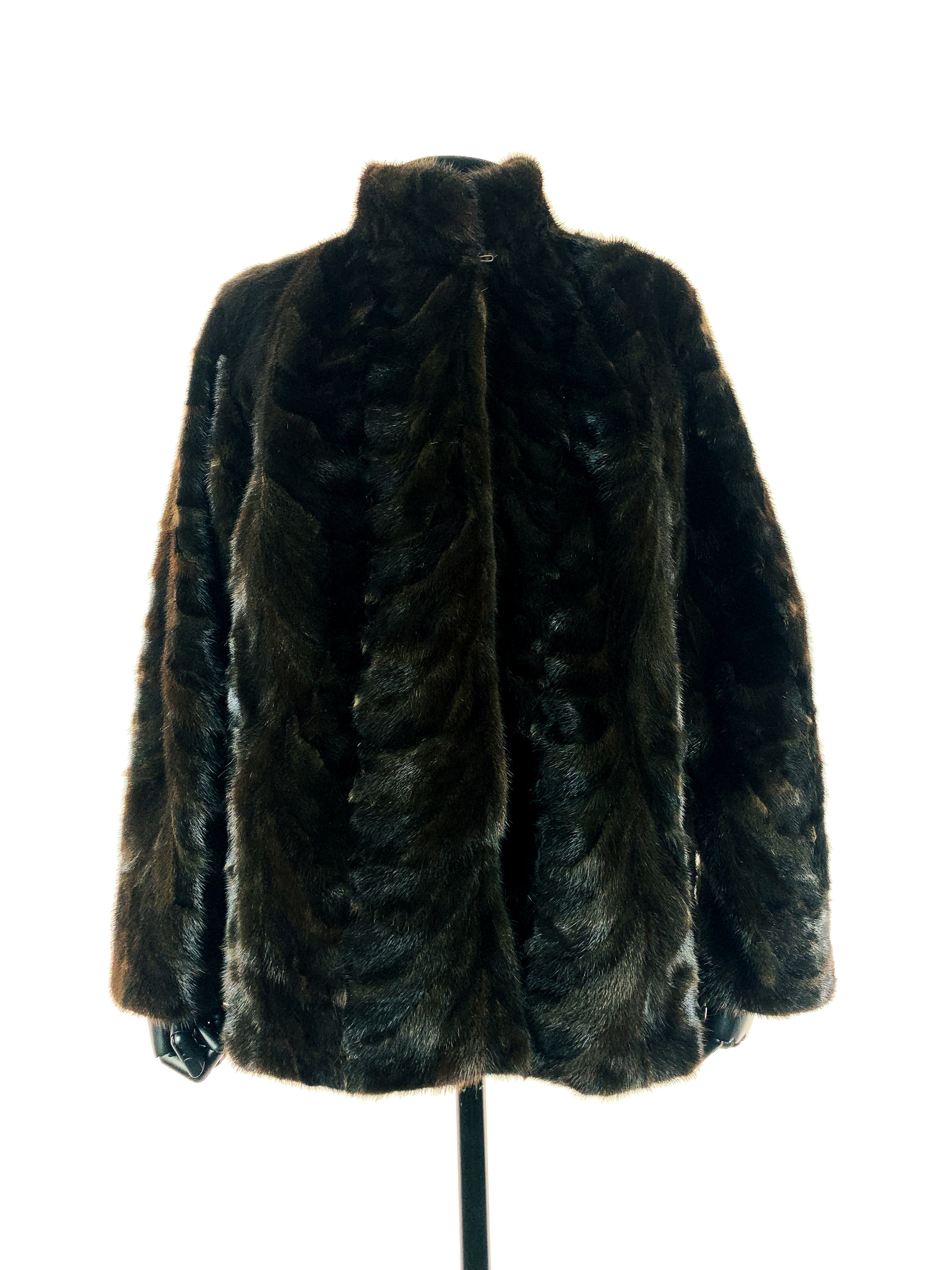 Top-quality-ranch-mink-00102.jpg