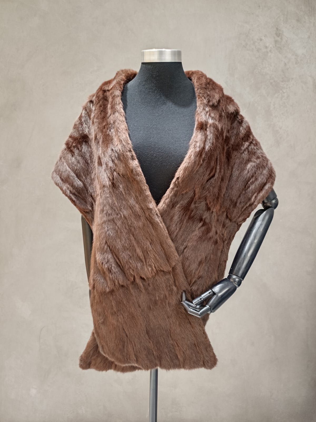 #CPT18186.1 Brown Canadian Squirrel Stole