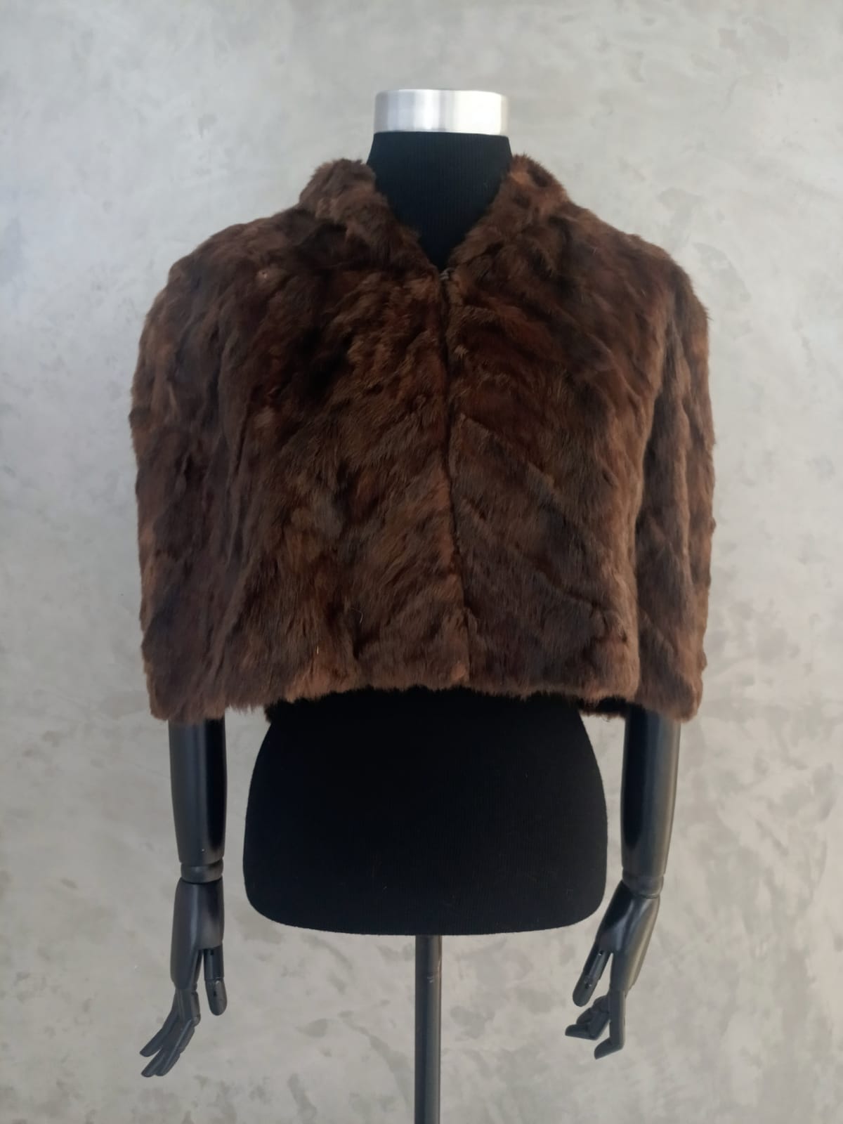 #13720 Mid Brown Canadian Squirrel Cape