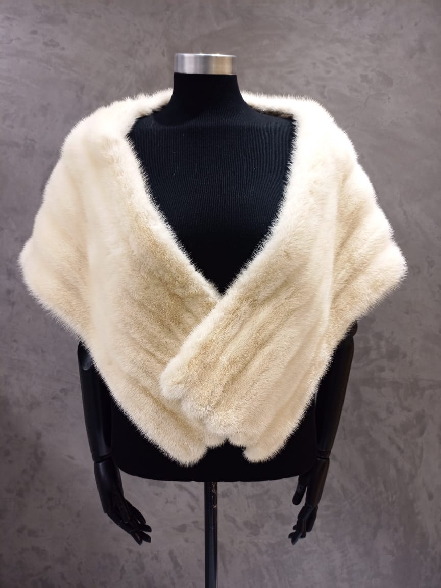 CPT 18222.1 Cream Mink Stole