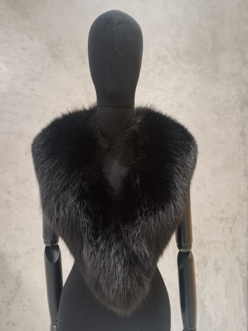 #13842 Black Dyed Fox Roll Loose Collar