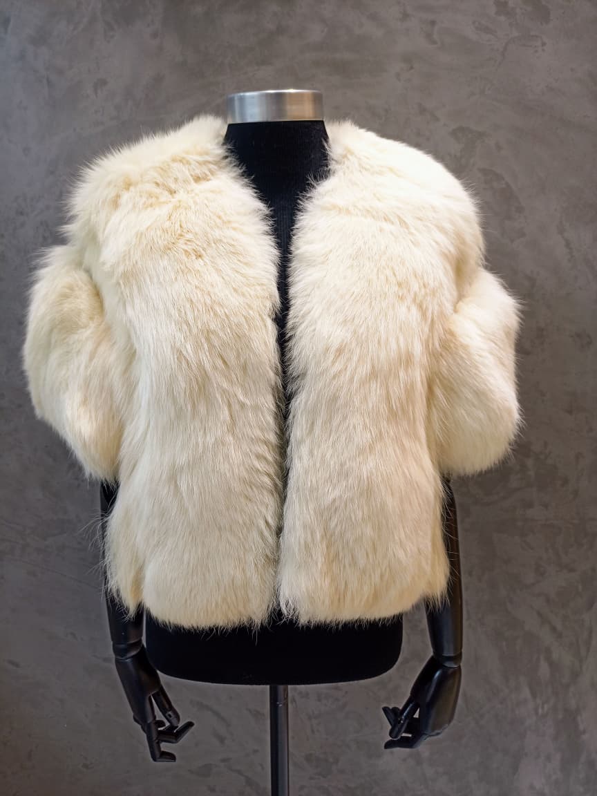 #14156 Ivory Fox Cape