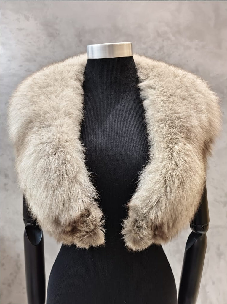 #14315.1 Frost Fox Roll Collar