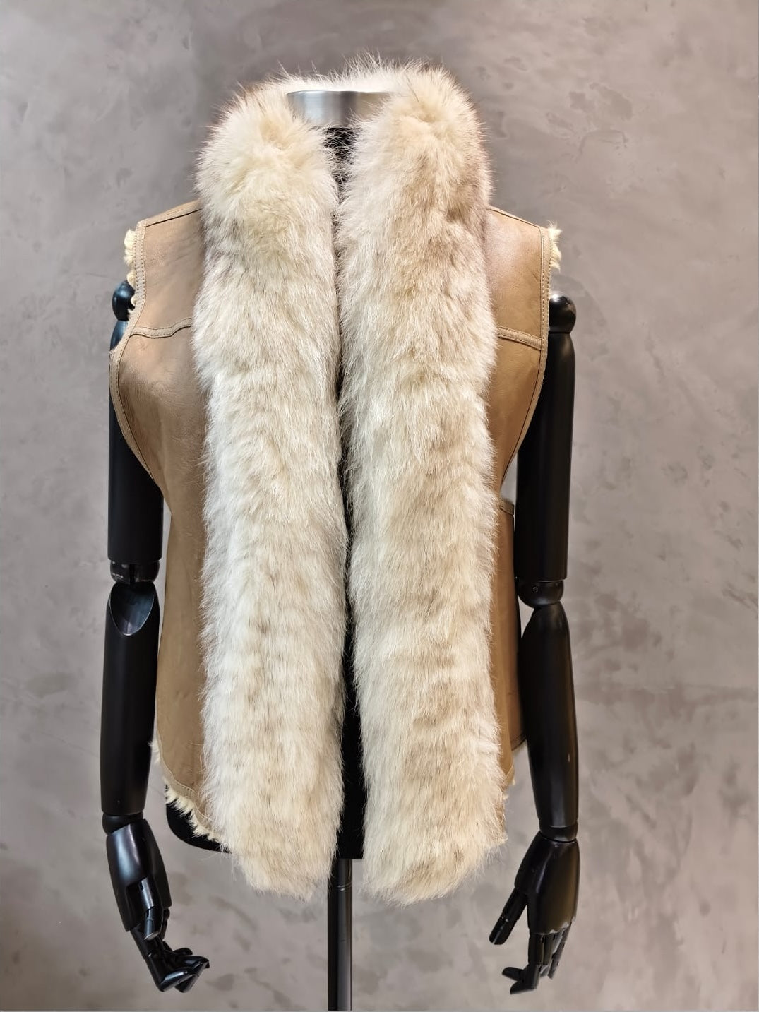 #14381.1 Beige Karakul Nappa Reversible Giles With Fox Trim