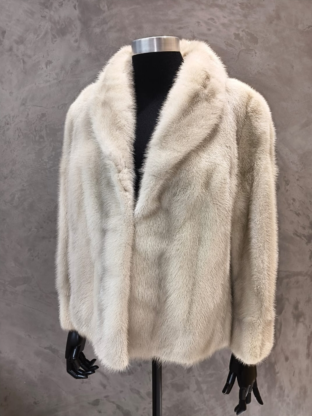 # 14216.1 "Male Peltz" Pearl Mink Jacket