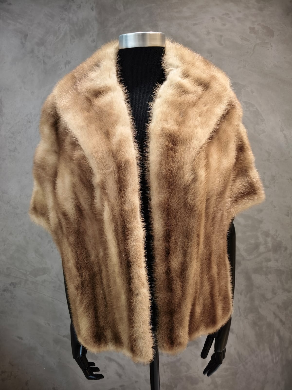 # 14282.1 Pastel Mink Stole