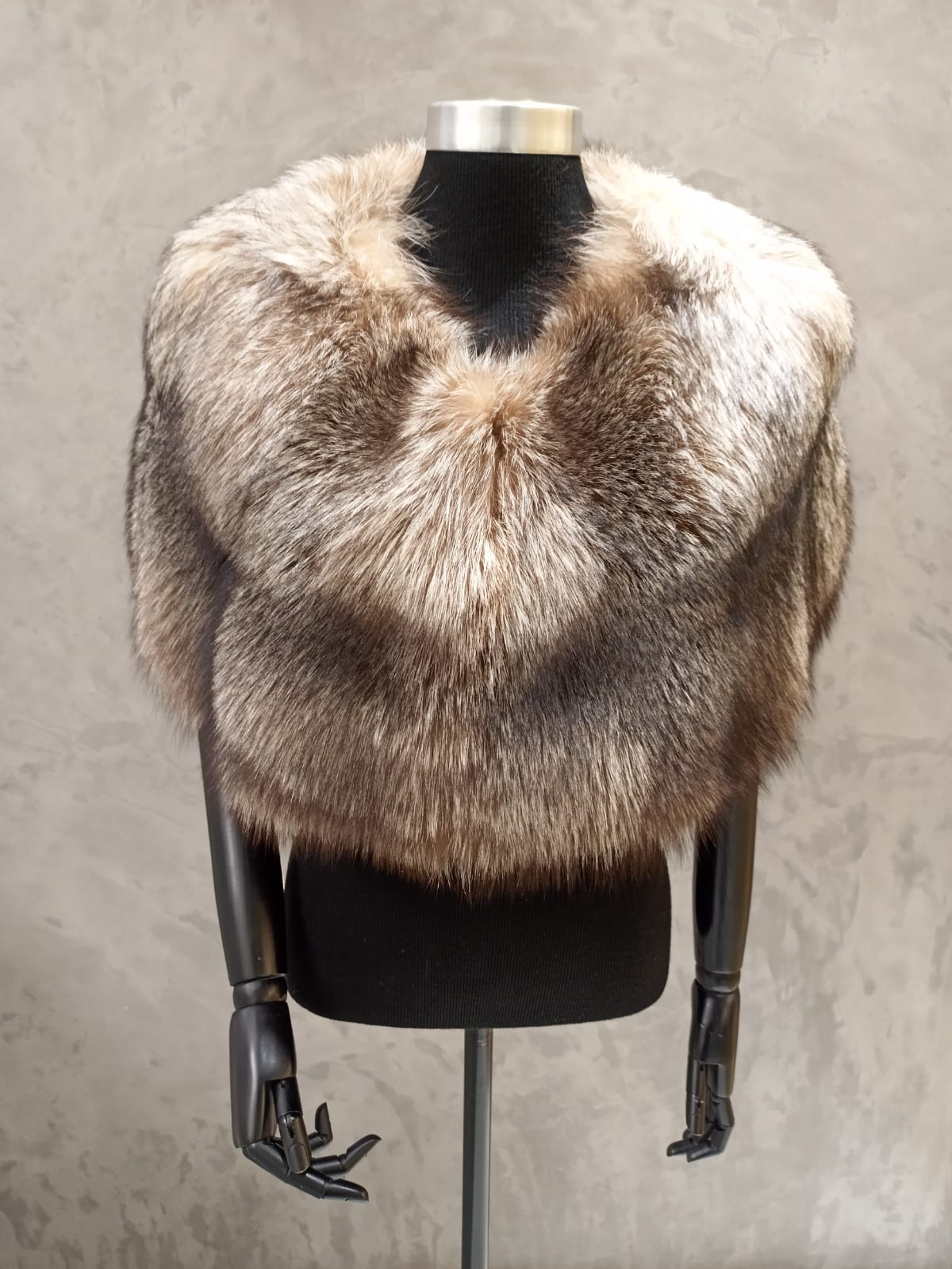 #CPT18064.9 Signature Colour Chrystal Dyed Fox Tiplet