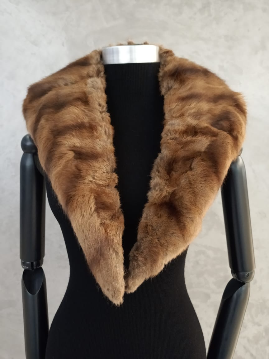 #13801 Taupe Dark Striped Russian Squirrel Loose Roll Collar with Matching loose Cuffs.