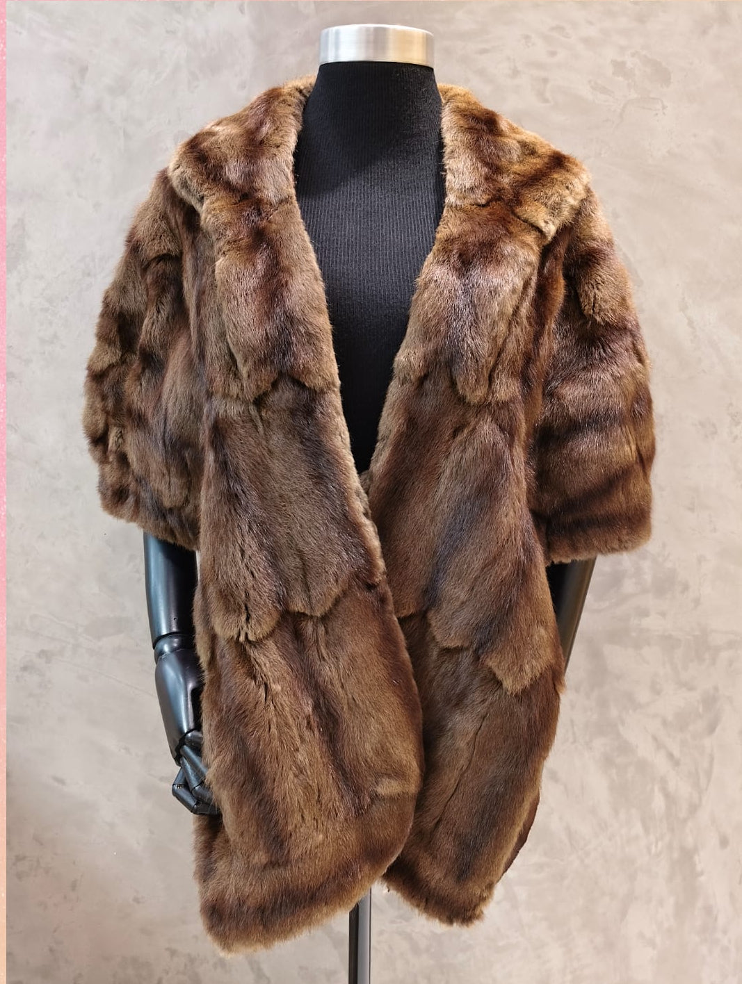 #14355.1Dark Centre To Taupe Flank Russian Squirrel Stole