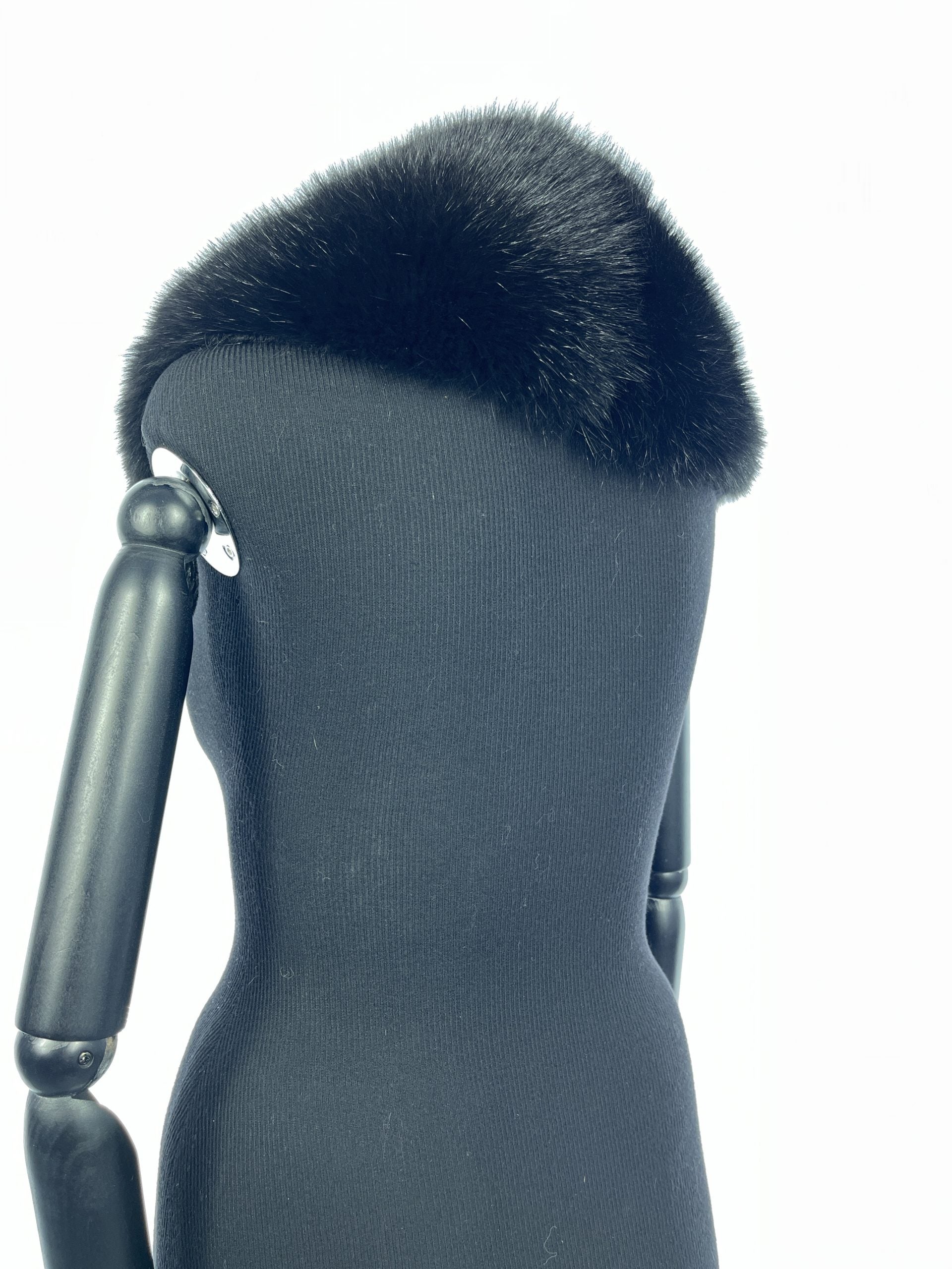 Black Dyed Loose Collar With Ribbon Detail