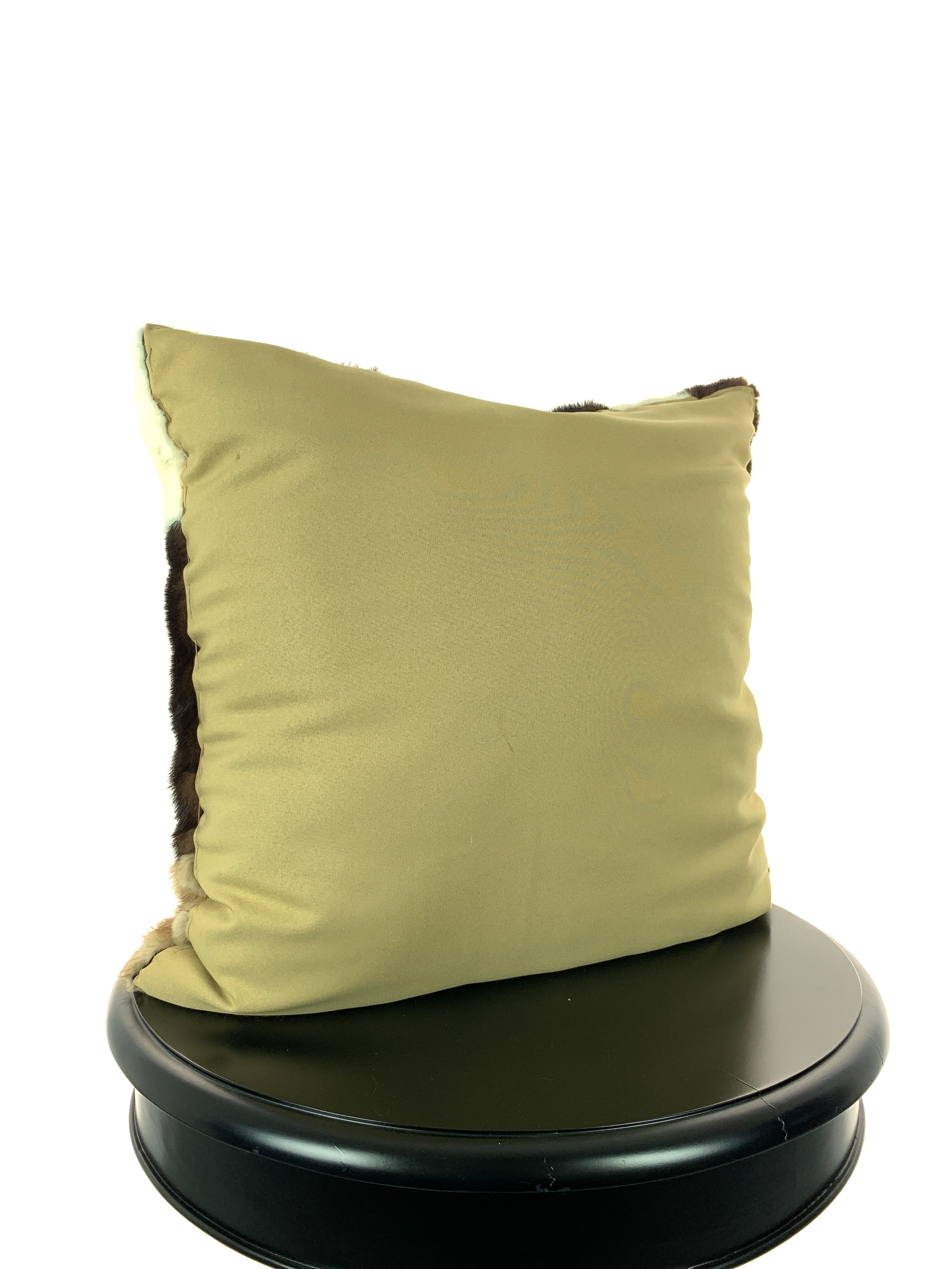 pillow-one-00062.jpg