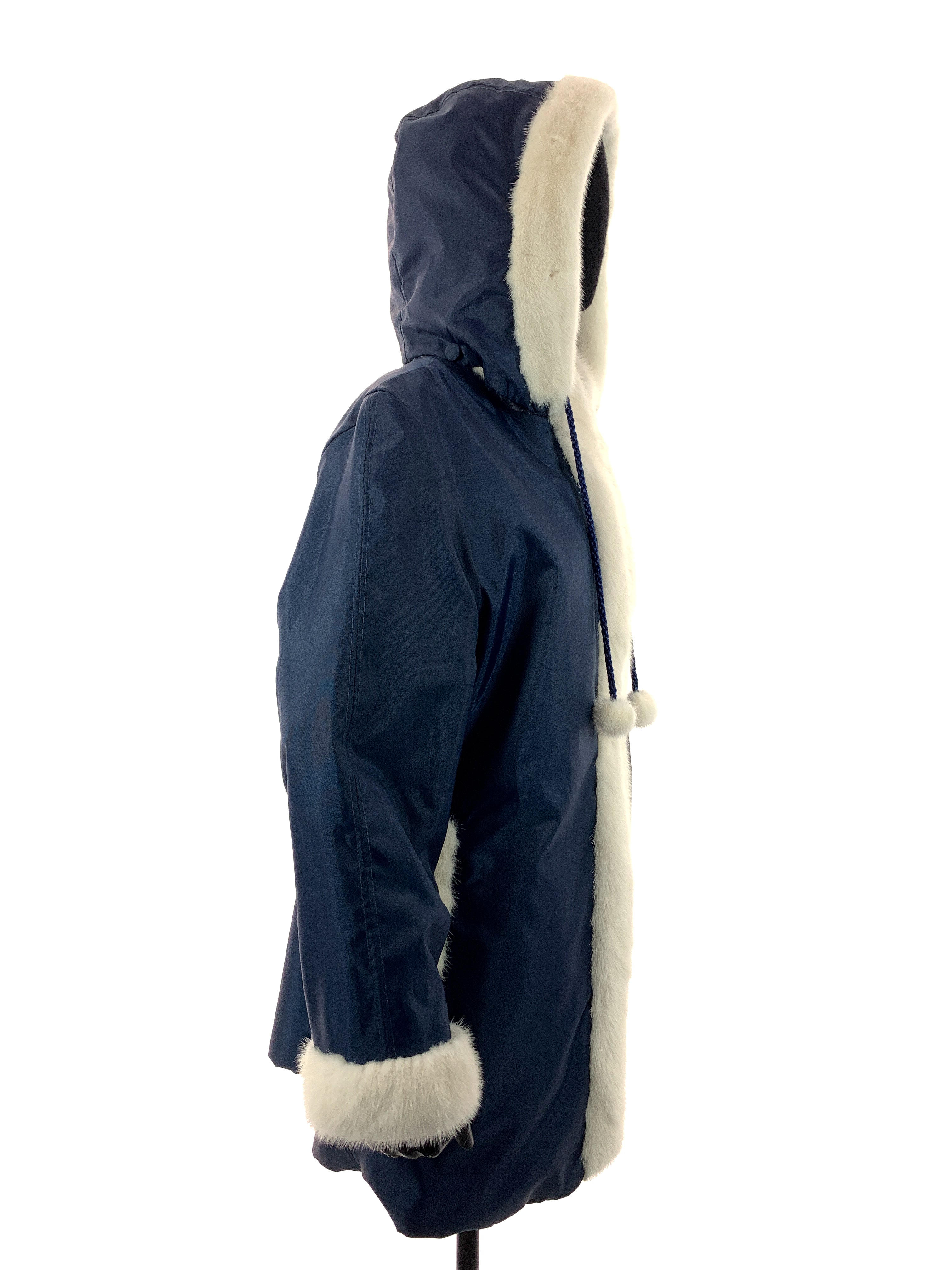 sheared-coney-side-one-hood-up-00030.jpg