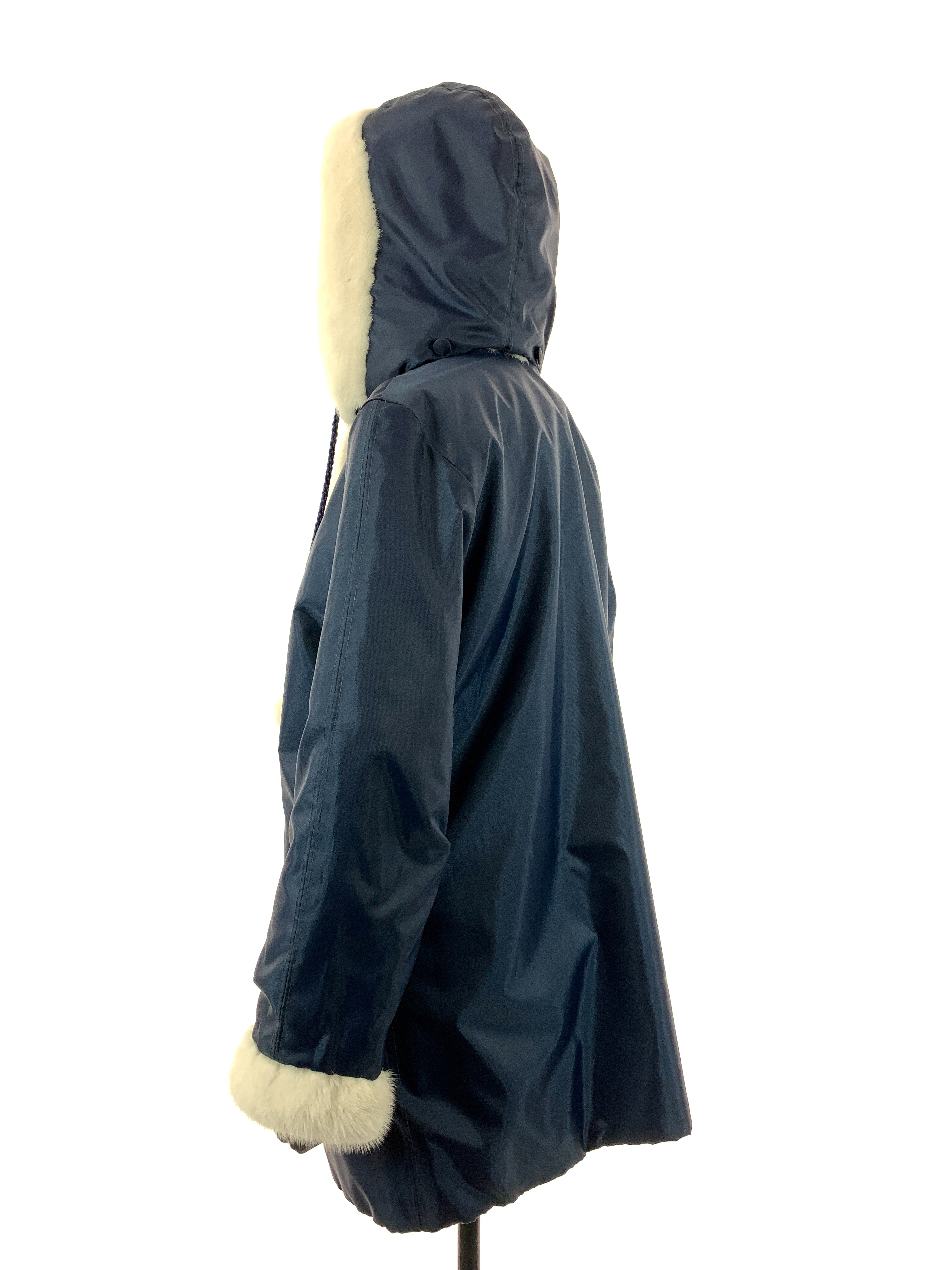sheared-coney-side-one-hood-up-00090.jpg